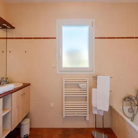 La Retzienne - Parking - Jardin Tatil Evi *