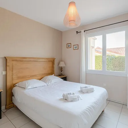 La Retzienne - Parking - Jardin